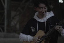 探索摇滚之星吉他的音乐魅力（从其独特造型到令人难以忘怀的音色）